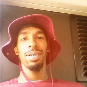 Meet your Posher, Carlos